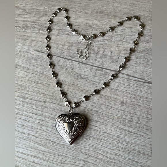 Heart Locket Necklace - Picture 5 of 5